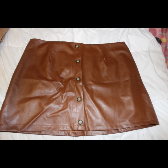 Button Mini Leather Skirt for Plus Size Boohoo - Picture 3 of 7